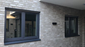 Suprafețele proCoverTec de înaltă calitate permit un design armonios al ferestrei și al fațadei. | © profine