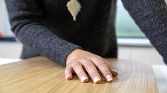 Optică perfectă pe cele mai diverse tipuri de lemn și o senzație senzorială plăcută: Bluefin Terra-Diamond captivează nu doar prin sustenabilitate, ci și prin calitatea înaltă a suprafețelor. | © ADLER