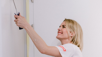 Prin puterea sa ridicată de acoperire, Aviva Home-Weiß Plus este deosebit de eficientă în prelucrare. | © Wiener Wohnsinn | Melanie Kuglitsch