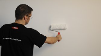 … Aviva Home-Weiß Plus de la ADLER poate fi însă aplicată fără grunduire, direct pe pereții de gips carton. | © ADLER