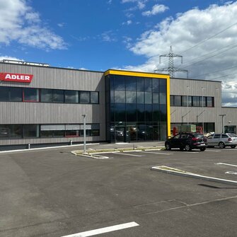Modern, spațios și ușor accesibil: noul centru este punctul de contact pentru clienții ADLER din estul Austriei.